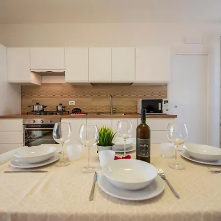 Holiday home Charming House Sveleo - Siciliavacanza